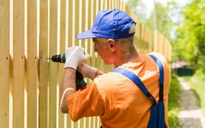 DIY Ranch Fence vs Hiring a Contractor Which Is Right for Your Property