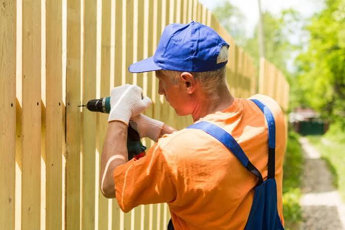 DIY Ranch Fence vs Hiring a Contractor Which Is Right for Your Property