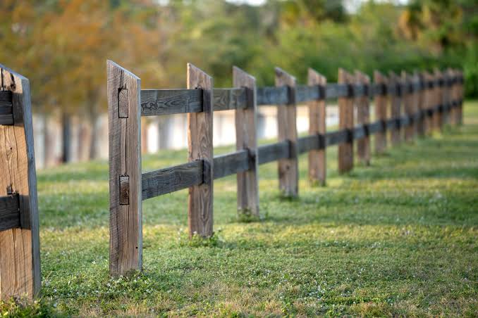 Livestock containment and animal-specific fencing — The Complete Guide